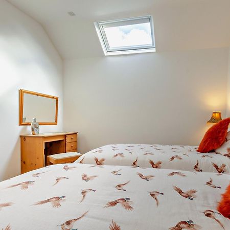 2 Bed In Filey 79280 Villa Wold Newton  ภายนอก รูปภาพ